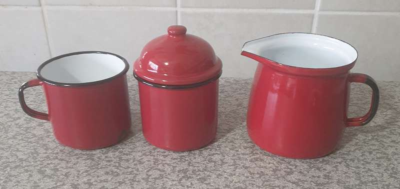 Vintage Retro Polish Enamel Set