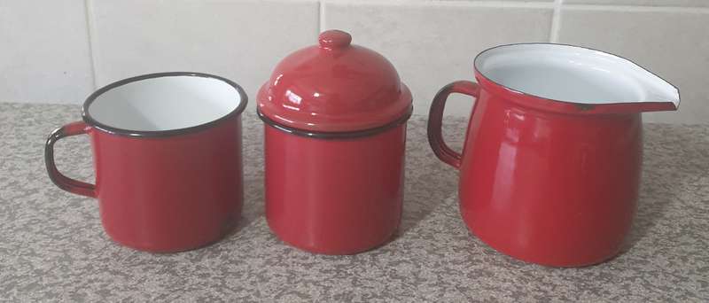 Vintage Retro Polish Enamel Set