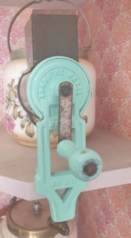 Lorraine table mount cast iron grinder with wood handle