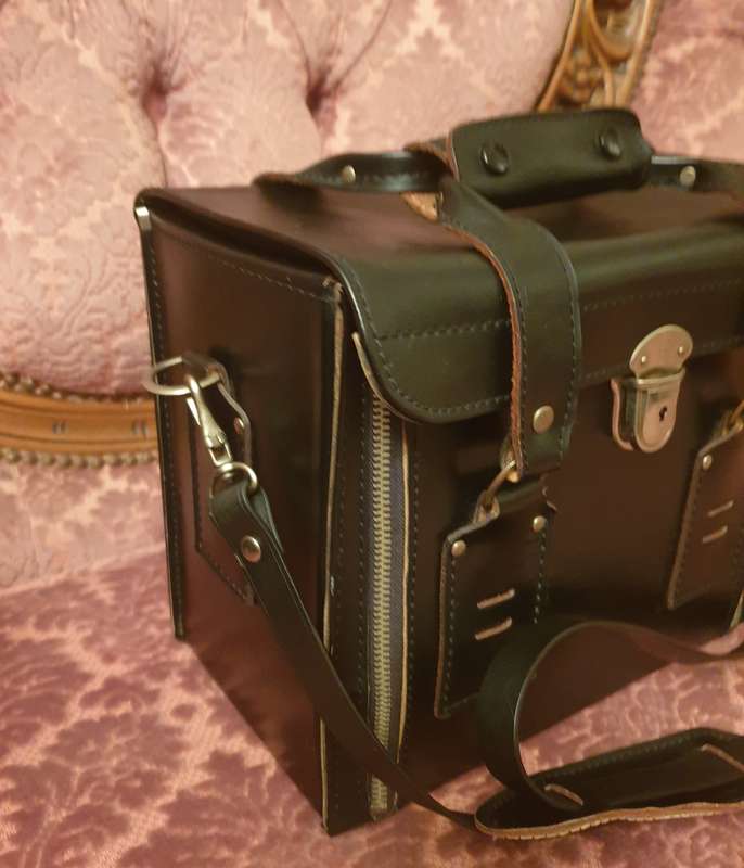 VERNON PRO-1100 UNIVERSAL VINTAGE RETRO CLASSIC FILM CAMERA CASE BAG USED CLEAN