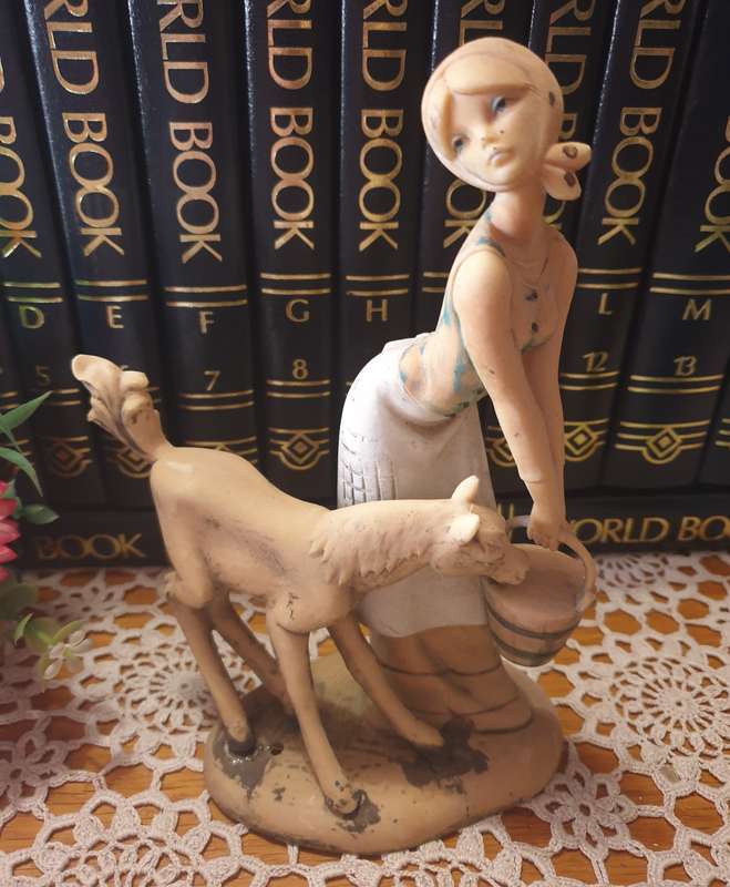 VINTAGE FIGURINES | DAMAGED | PLEASE LOOK AT ALL THE PHOTOS |