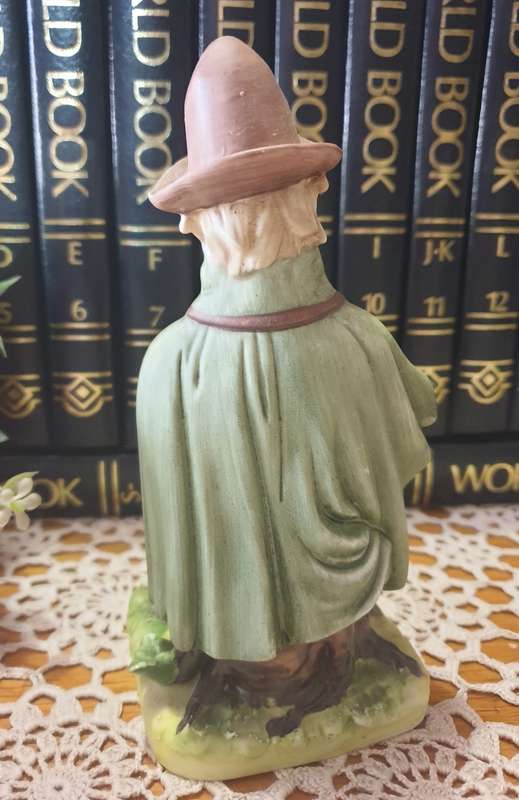 VINTAGE FIGURINES | DAMAGED | PLEASE LOOK AT ALL THE PHOTOS |