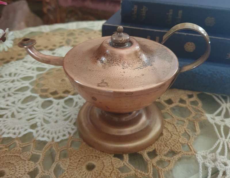 NURSE OIL LAMP | COPPER | DECOR |