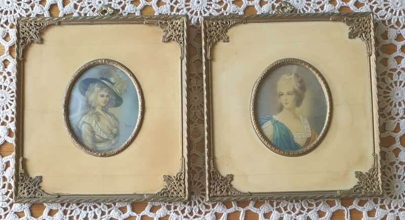 SET OF VINTAGE HAND PAINTED PICTURES