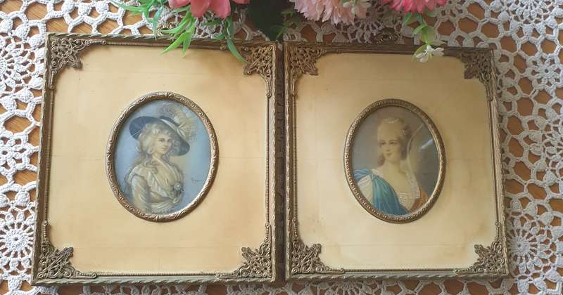 SET OF VINTAGE HAND PAINTED PICTURES