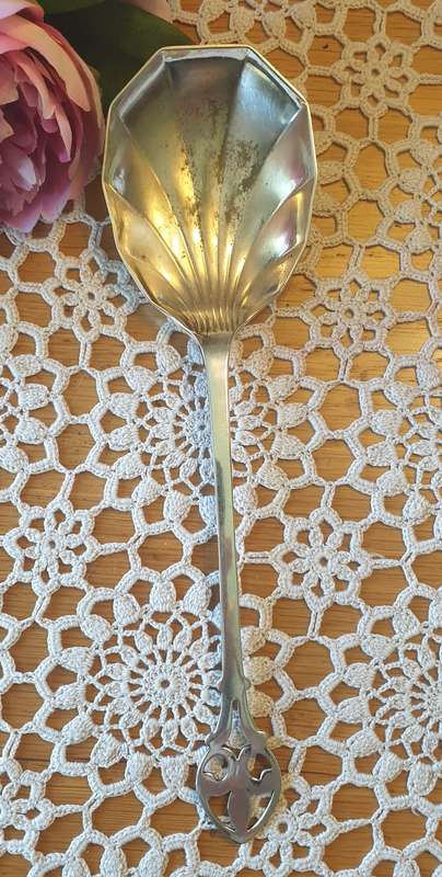 VINTAGE SET OF LARGE SERVING SPOON WITH SMALL JAM SPOON