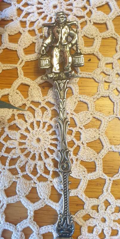VINTAGE CAKE SERVER