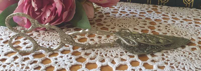 VINTAGE ITALIAN CAKE SERVER