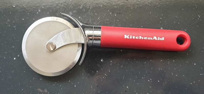 KITCHENAID PIZZA CUTTER