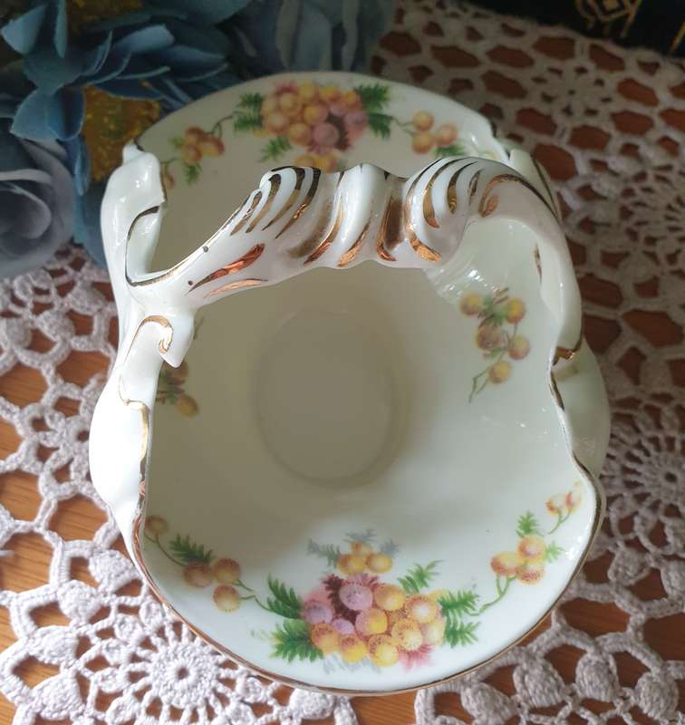 ROYAL DOULTON BASKET