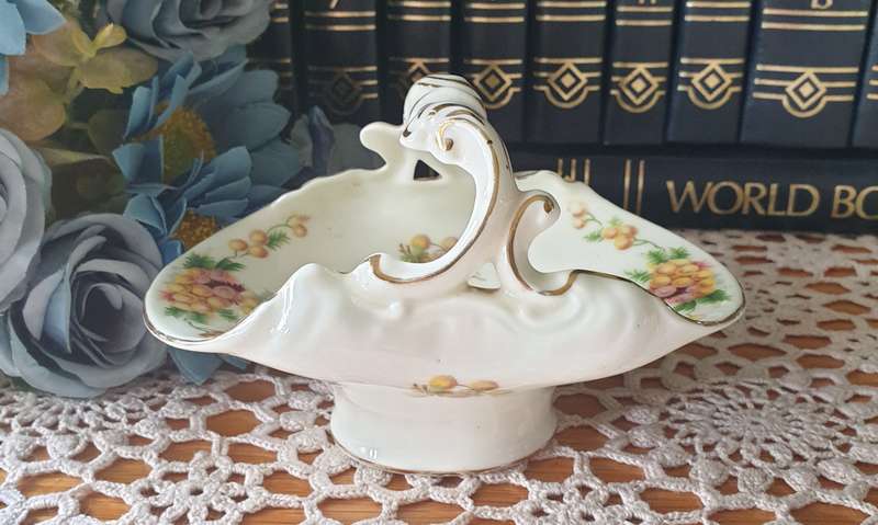 ROYAL DOULTON BASKET