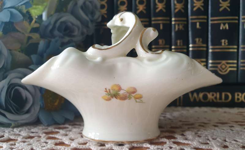 ROYAL DOULTON BASKET