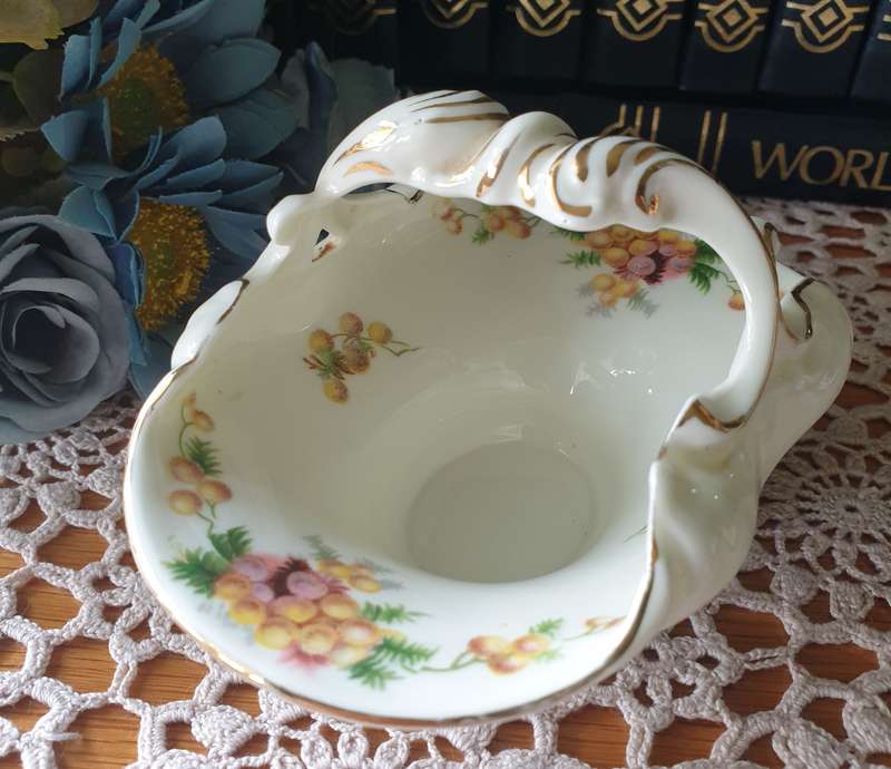 ROYAL DOULTON BASKET