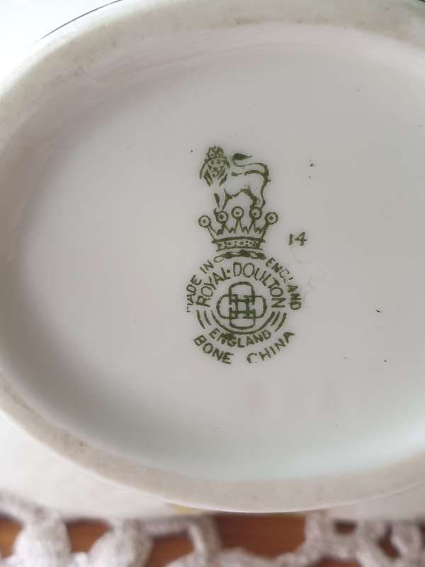ROYAL DOULTON BASKET