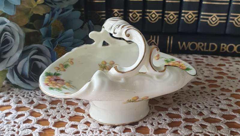 ROYAL DOULTON BASKET