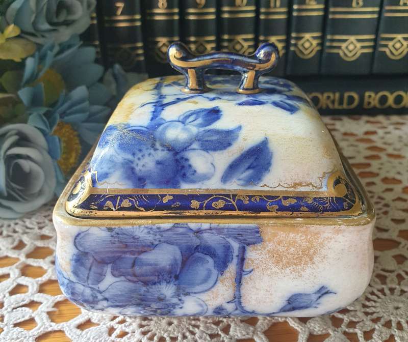 ROYAL DOULTON TRINKET HOLDER