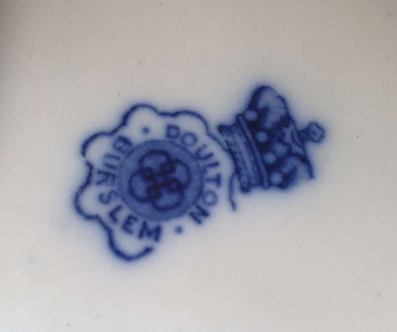 ROYAL DOULTON TRINKET HOLDER