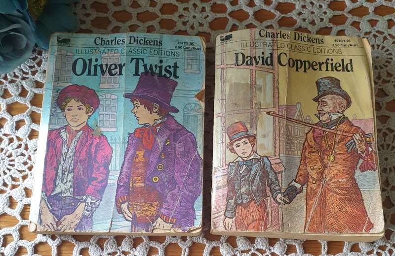 SET OF VINTAGE BOOKS | DECOR |