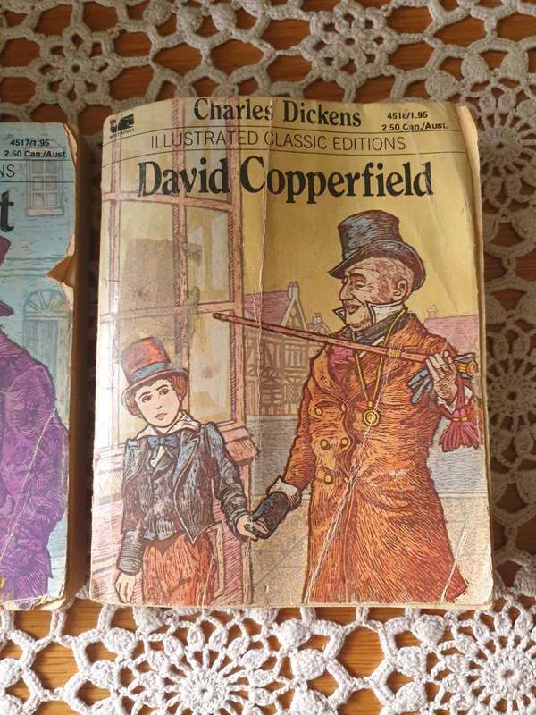 SET OF VINTAGE BOOKS | DECOR |
