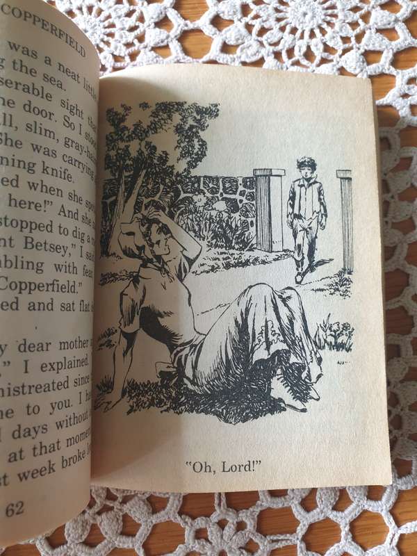 SET OF VINTAGE BOOKS | DECOR |