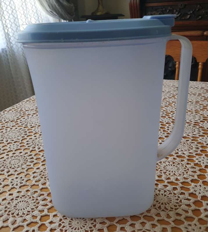 Tupperware Jug