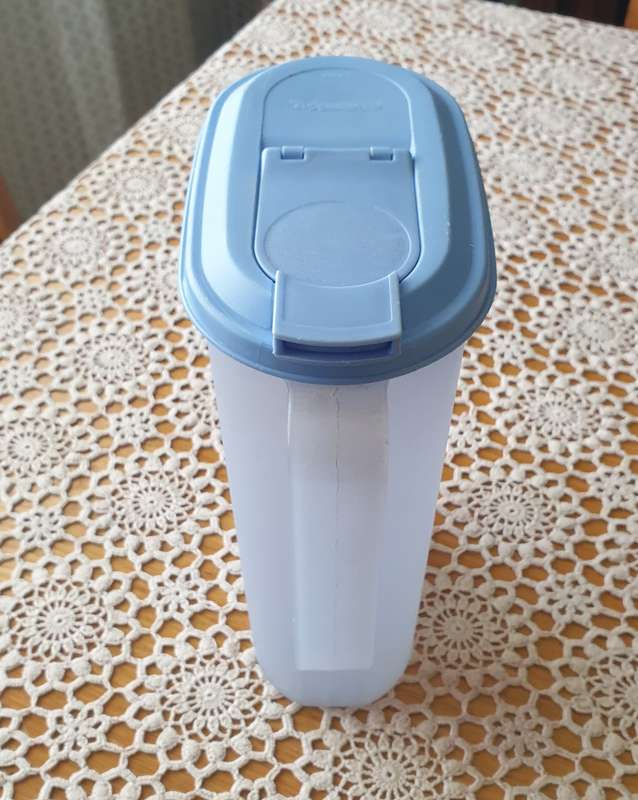 Tupperware Jug