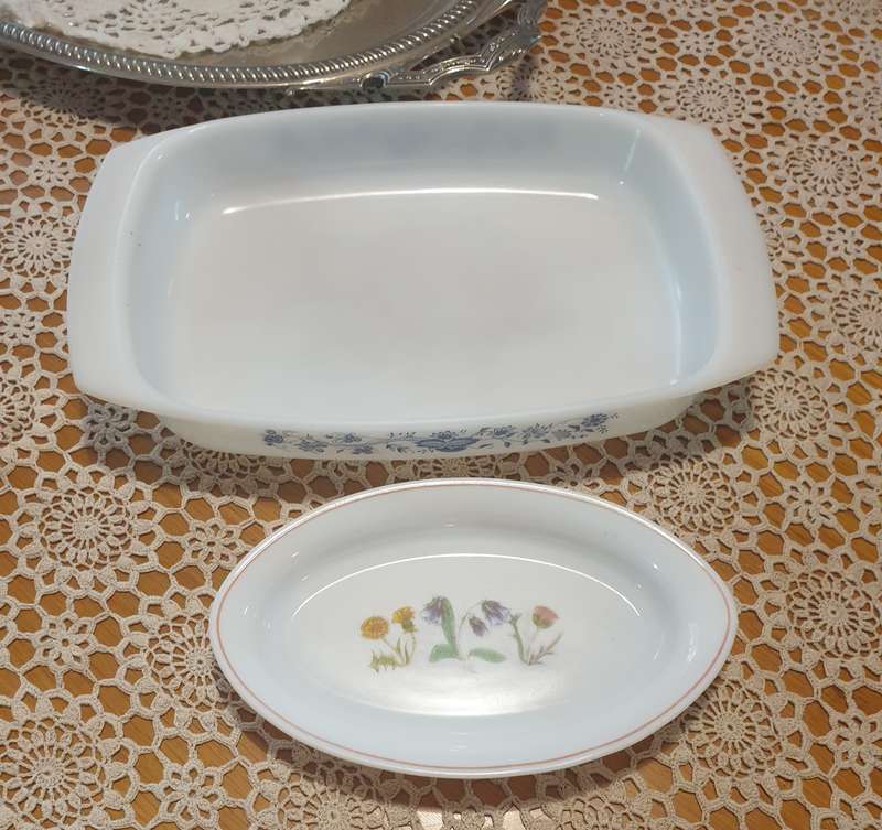 SET OF BOWLS