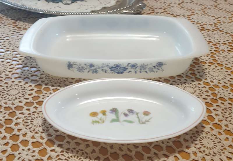 SET OF BOWLS