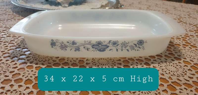 SET OF BOWLS