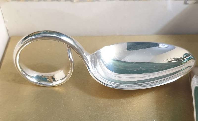 VINTAGE BABY FEEDING SET