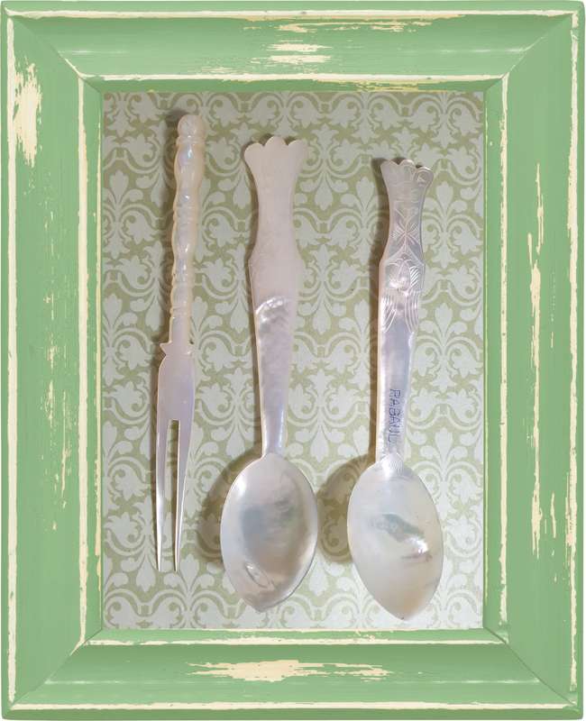 Mother of pearl caviar set