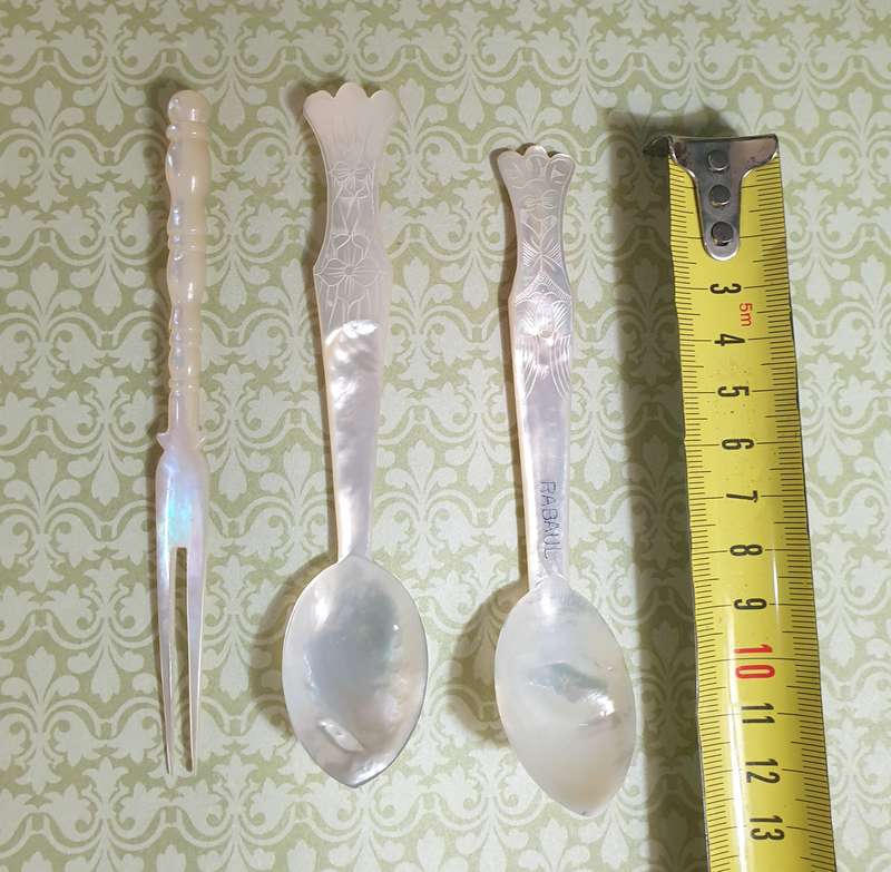 Mother of pearl caviar set