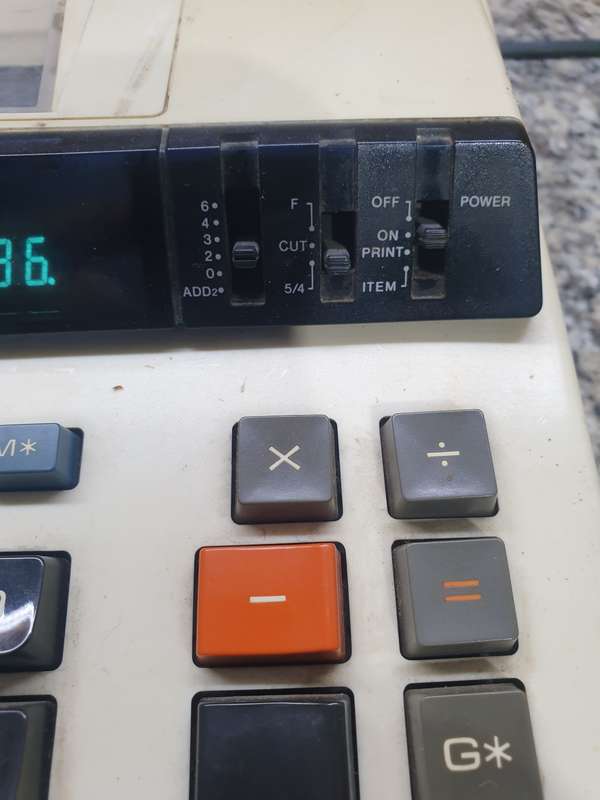 WOW ! Check out this amazing Casio printing calculator.
