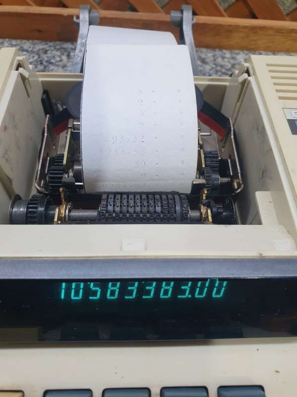 WOW ! Check out this amazing Casio printing calculator.