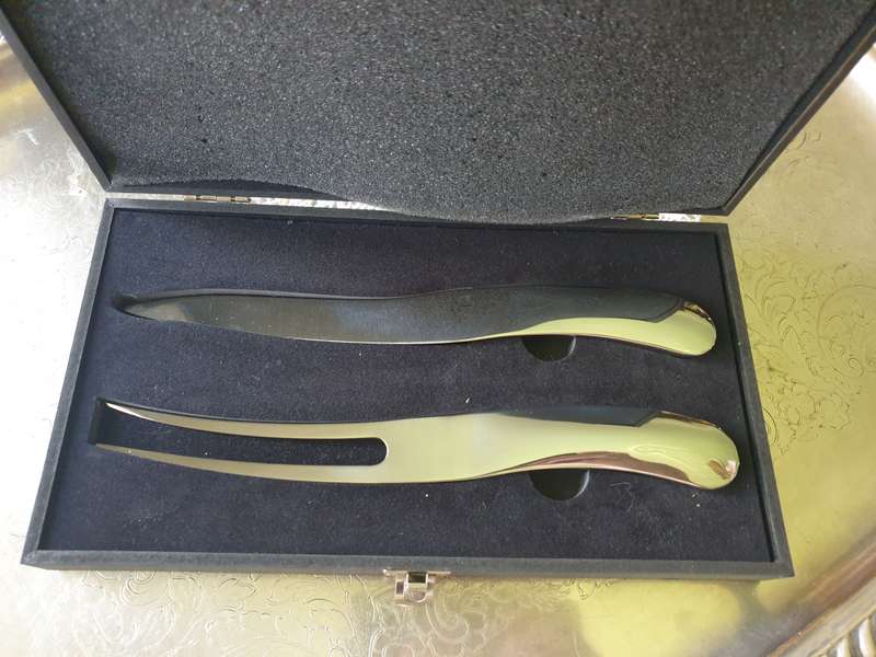 CARVING SET | LIKE NEW | WOODEN BOX |