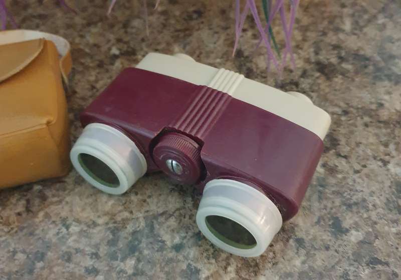 VINTAGE OPERA GLASSES WITH CASE