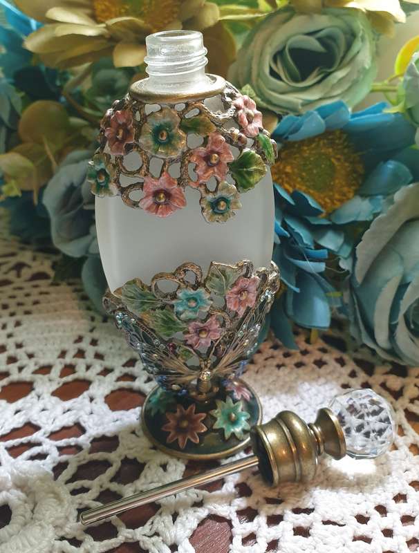 Exquisite Vintage Bejewled Art Deco Perfume Bottle