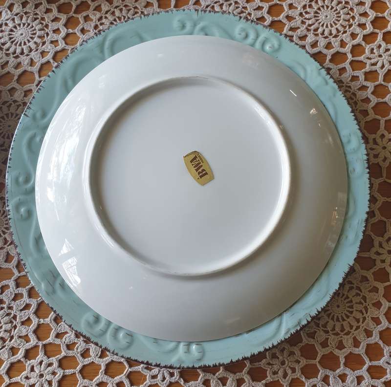 VINTAGE BWA PRODUCT DECORATIVE DOG PLATE