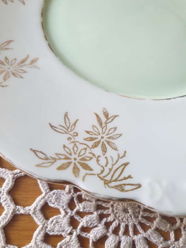 Vintage Taylor & Kent Bone China | England | CAKE PLATE |
