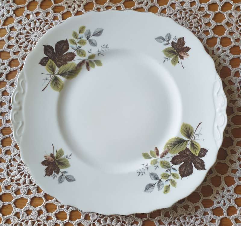 Vintage Queen Anne porcelain cake plate