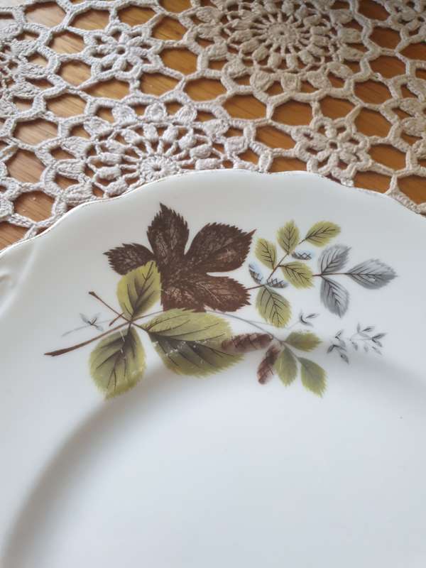 Vintage Queen Anne porcelain cake plate