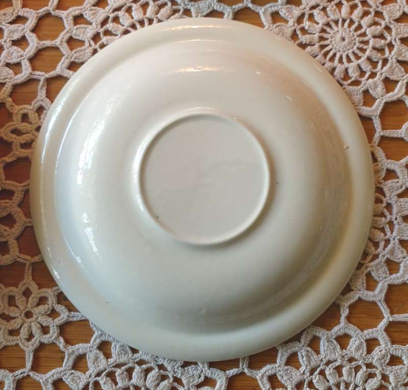6 VNT BLUE AND WHITE Saucers