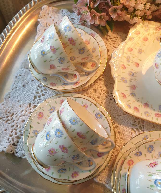Vintage Heathcote Tea Set for your Collection