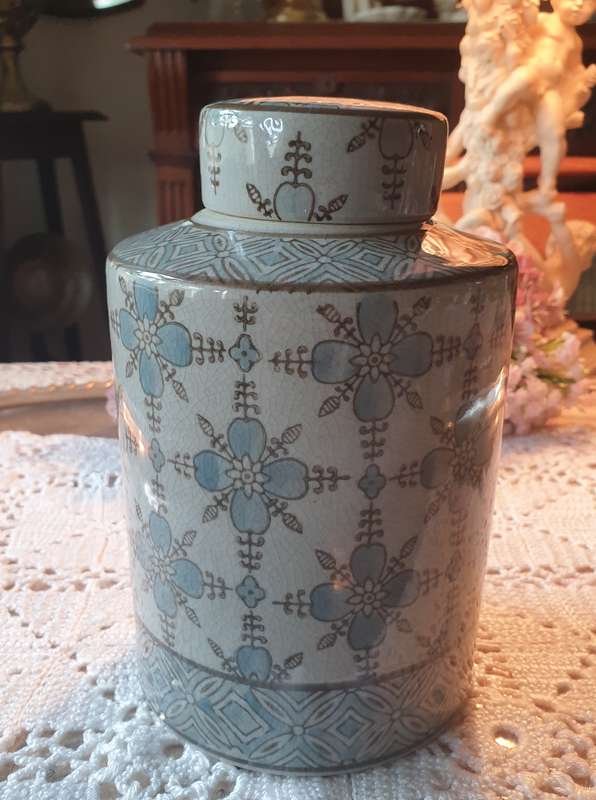 GINGER JAR FOR YOUR COLLECTION