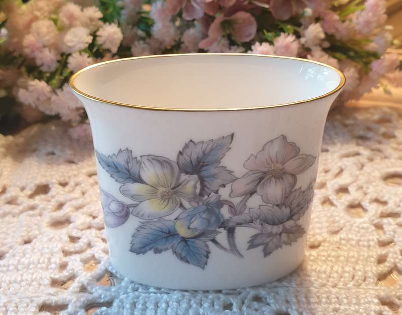 Vintage ROYAL WORCESTER Bone China SMALL TOOTHPICK ETC HOLDER