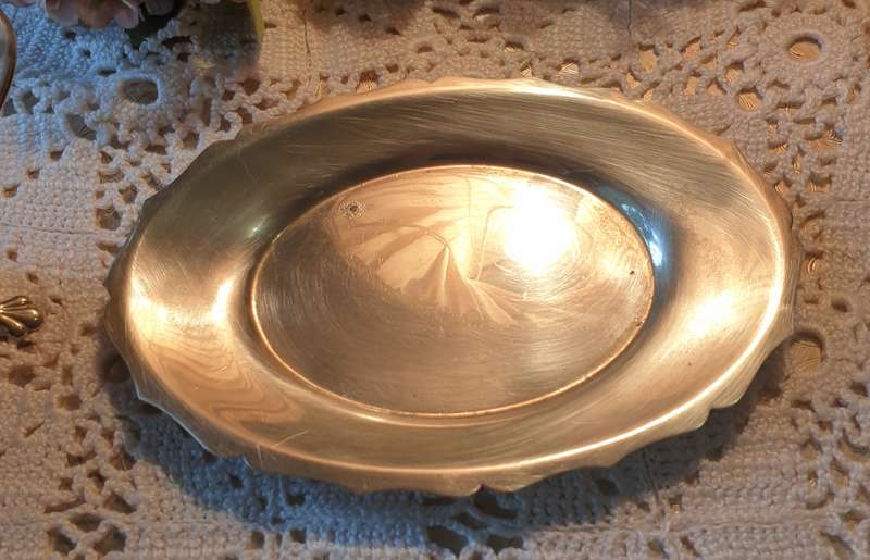 GRAVY BOAT WITH TRAY & NAPKIN HOLDER