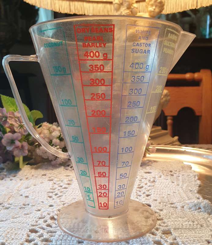 VINTAGE MEASURING JUG