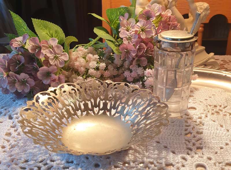 Condiment Set with small plated bowl