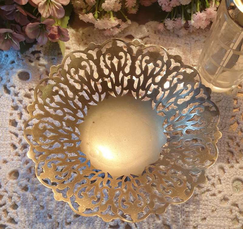 Condiment Set with small plated bowl