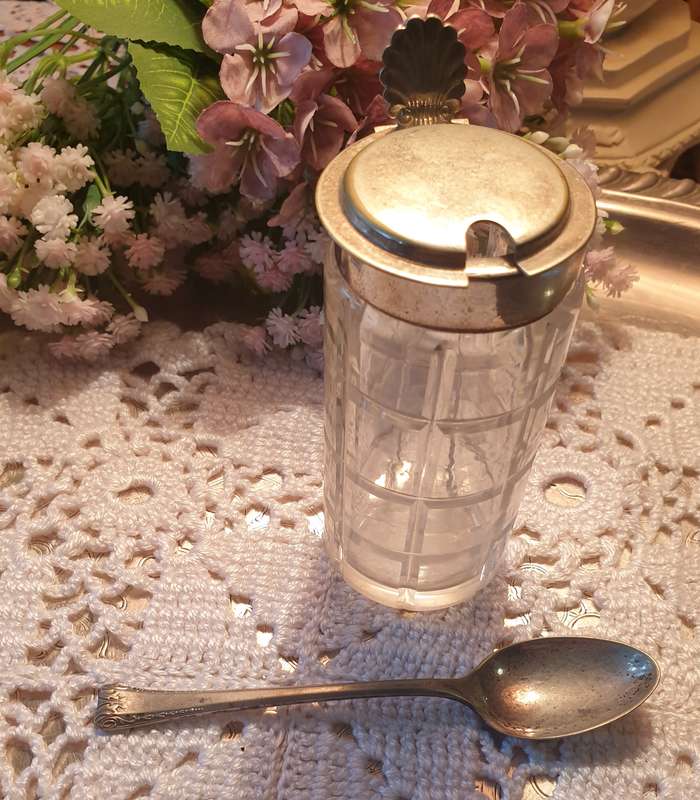 Condiment Set with small plated bowl